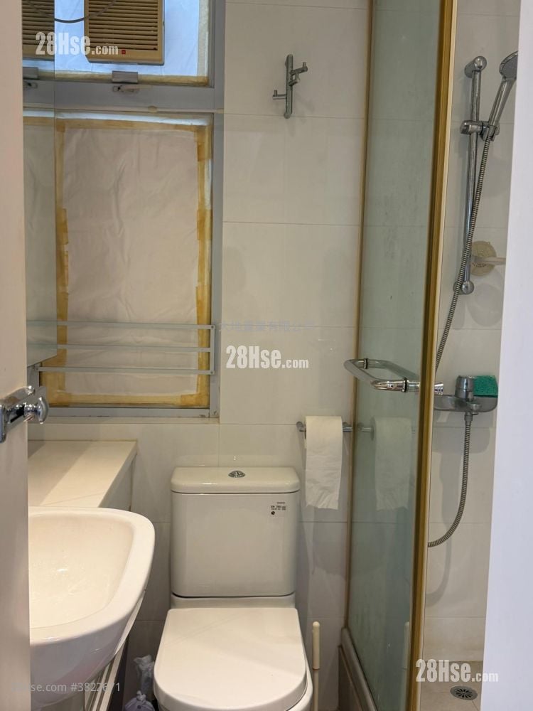 Golden Phoenix Court Sell 2 Bedrooms , 1 Bathroom 433 ft²