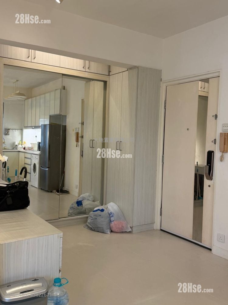 Golden Phoenix Court Sell 2 Bedrooms , 1 Bathroom 433 ft²