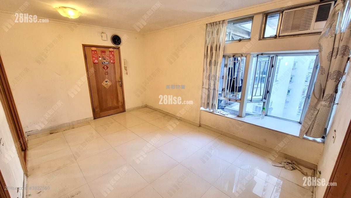 Riviera Gardens Sell 2 Bedrooms 422 ft²