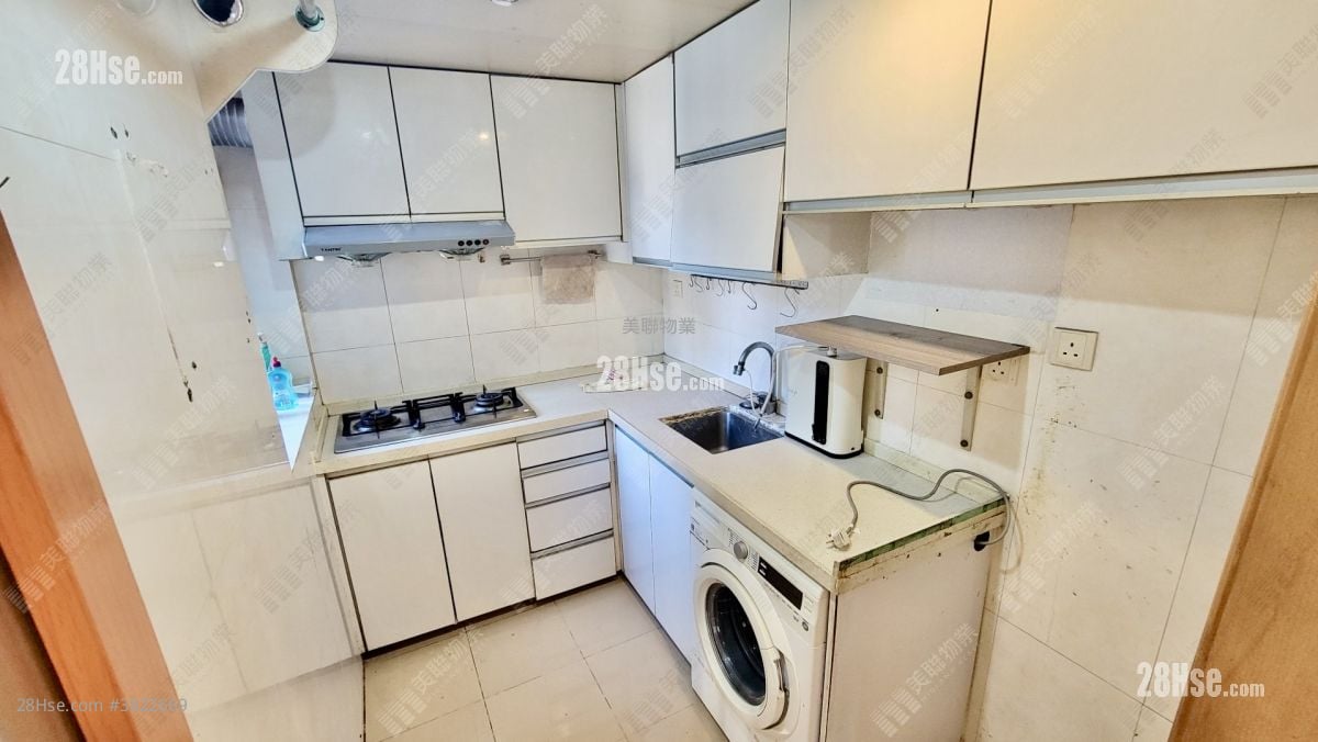 Riviera Gardens Sell 2 Bedrooms 422 ft²