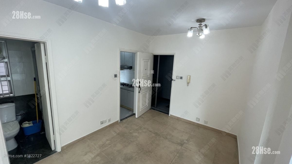 Sheung Shui Centre Sell 2 Bedrooms , 1 Bathroom 350 ft²