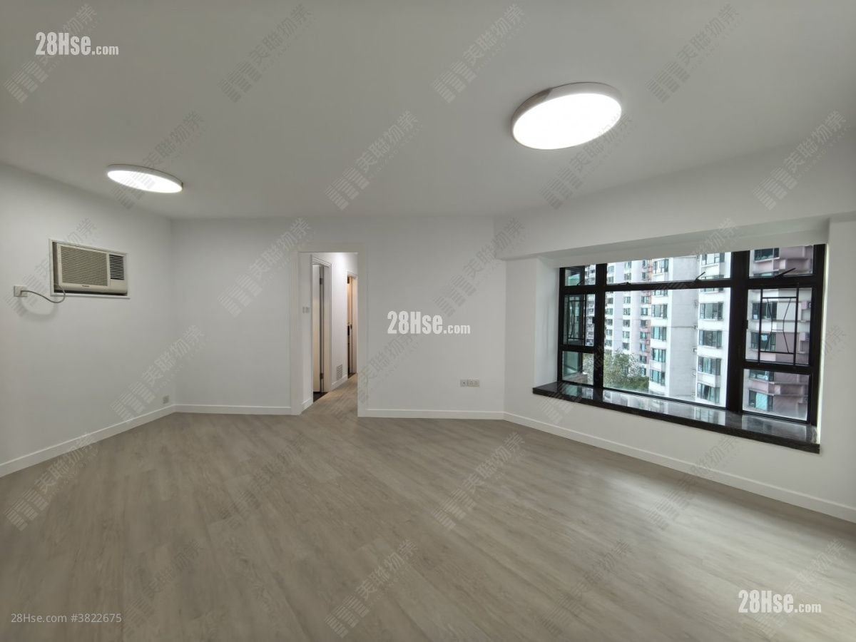 Royal Ascot Sell 3 Bedrooms 676 ft²