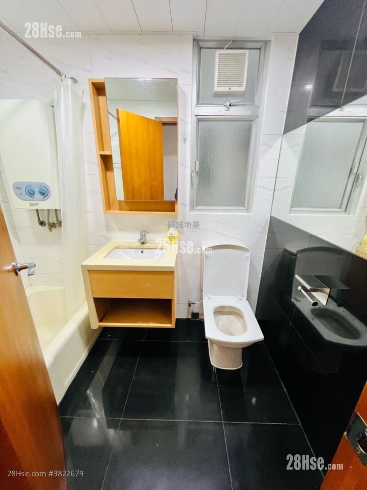 Hong Kong Garden Sell 3 Bedrooms , 2 Bathrooms 792 ft²