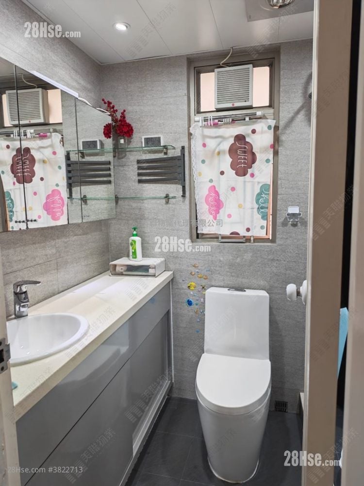 Tseung Kwan O Plaza Sell 2 Bedrooms , 1 Bathroom 451 ft²