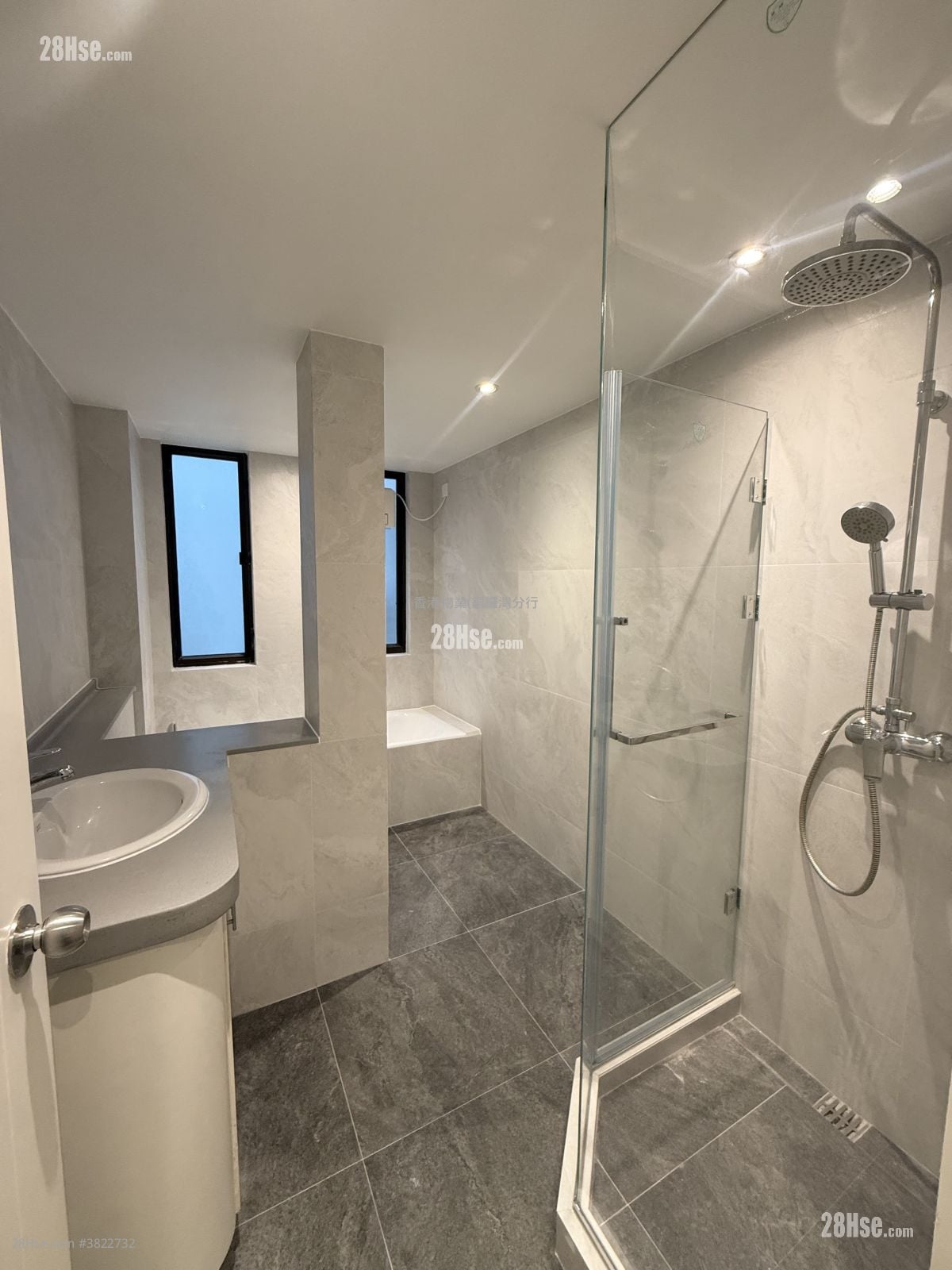 新豪大厦 售盘 3 房 , 2 浴室 1,230 平方尺