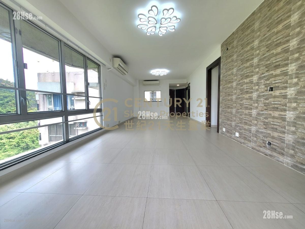 Dragon Inn Court Sell 4 Bedrooms , 2 Bathrooms 970 ft²