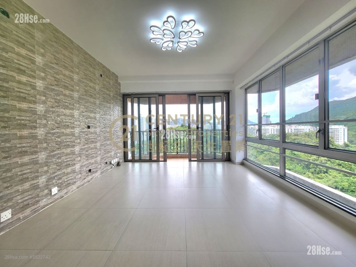 Dragon Inn Court Sell 4 Bedrooms , 2 Bathrooms 970 ft²