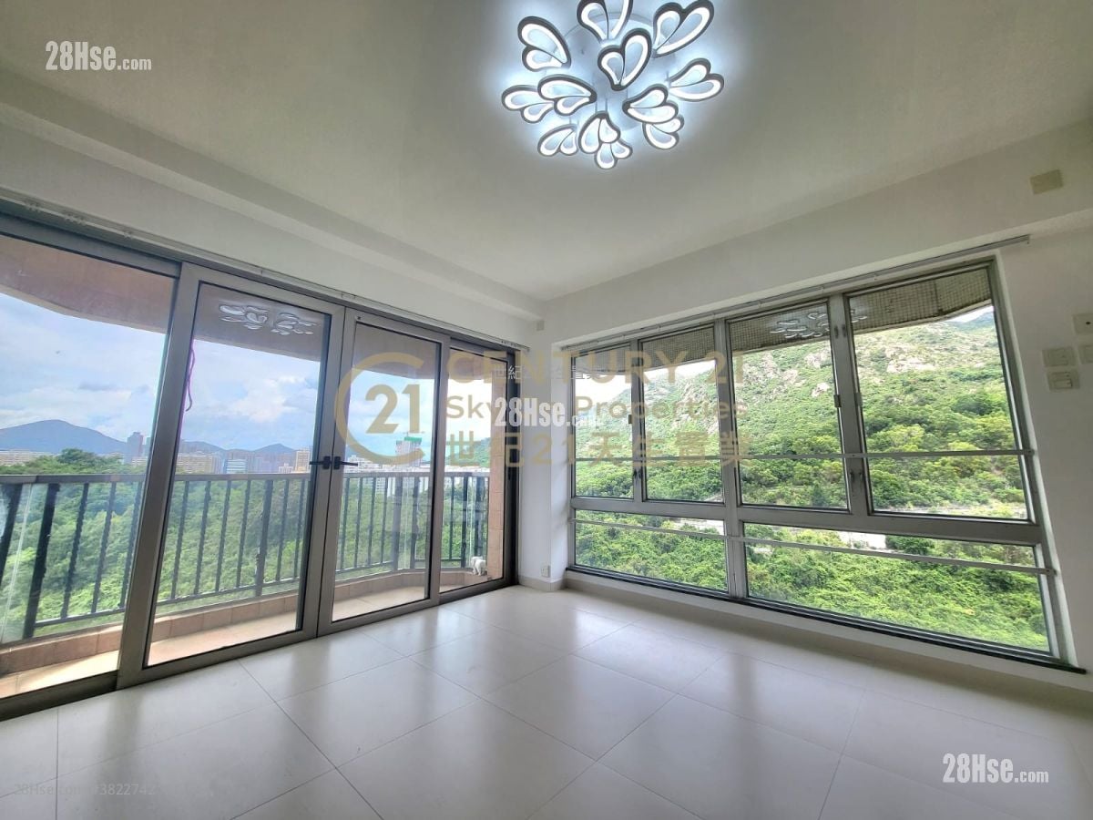 Dragon Inn Court Sell 4 Bedrooms , 2 Bathrooms 970 ft²