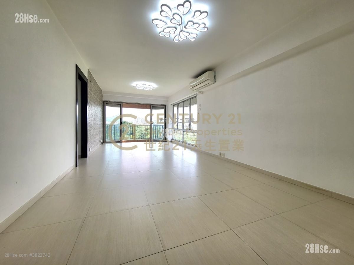 Dragon Inn Court Sell 4 Bedrooms , 2 Bathrooms 970 ft²