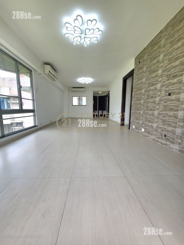 Dragon Inn Court Sell 4 Bedrooms , 2 Bathrooms 970 ft²