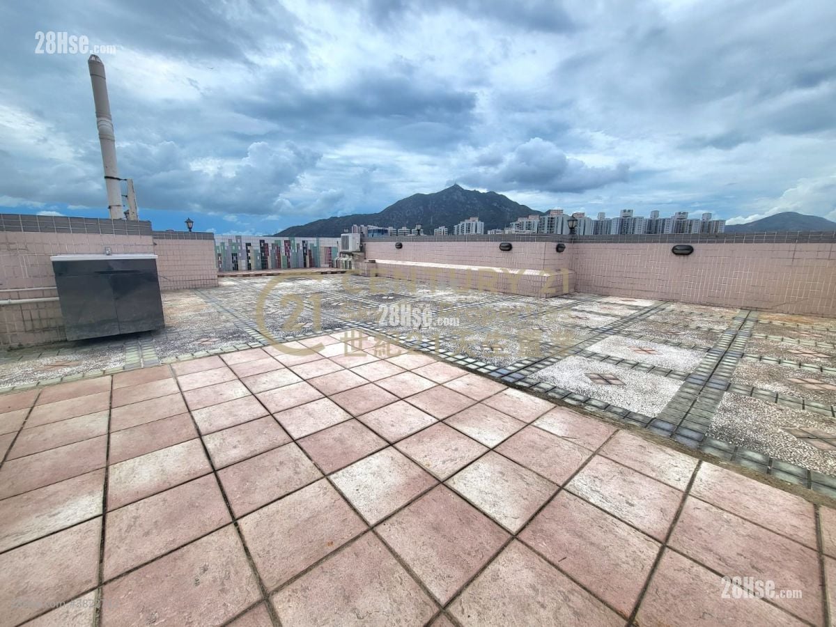 Dragon Inn Court Sell 4 Bedrooms , 2 Bathrooms 970 ft²