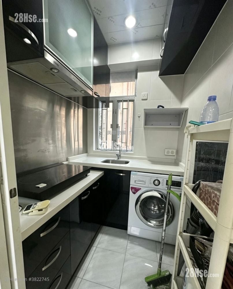 Po Ting Building Sell 478 ft²