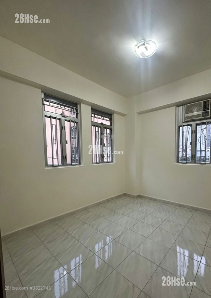 Po Ting Building Sell 478 ft²