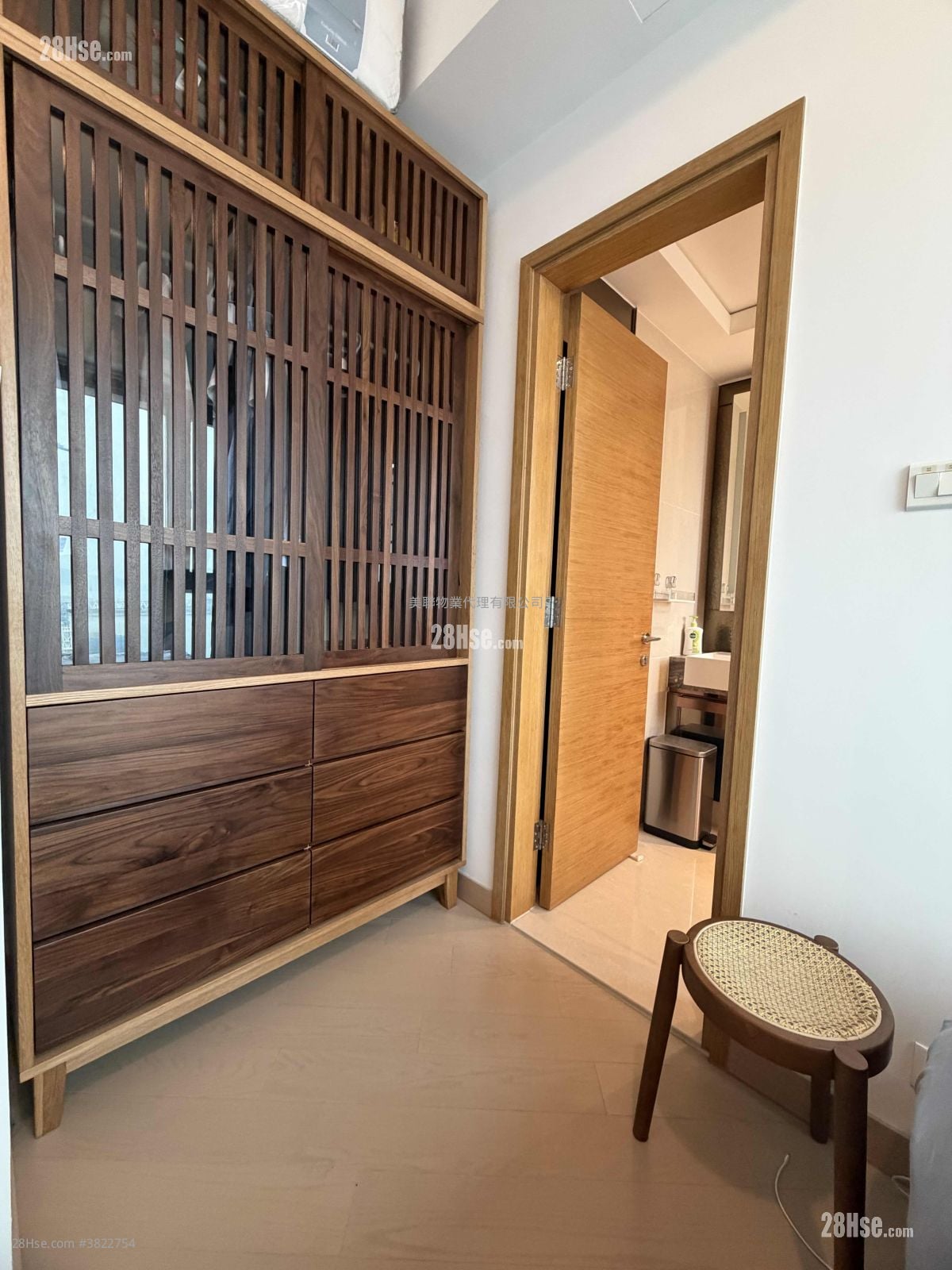 Century Link Sell 3 Bedrooms 639 ft²