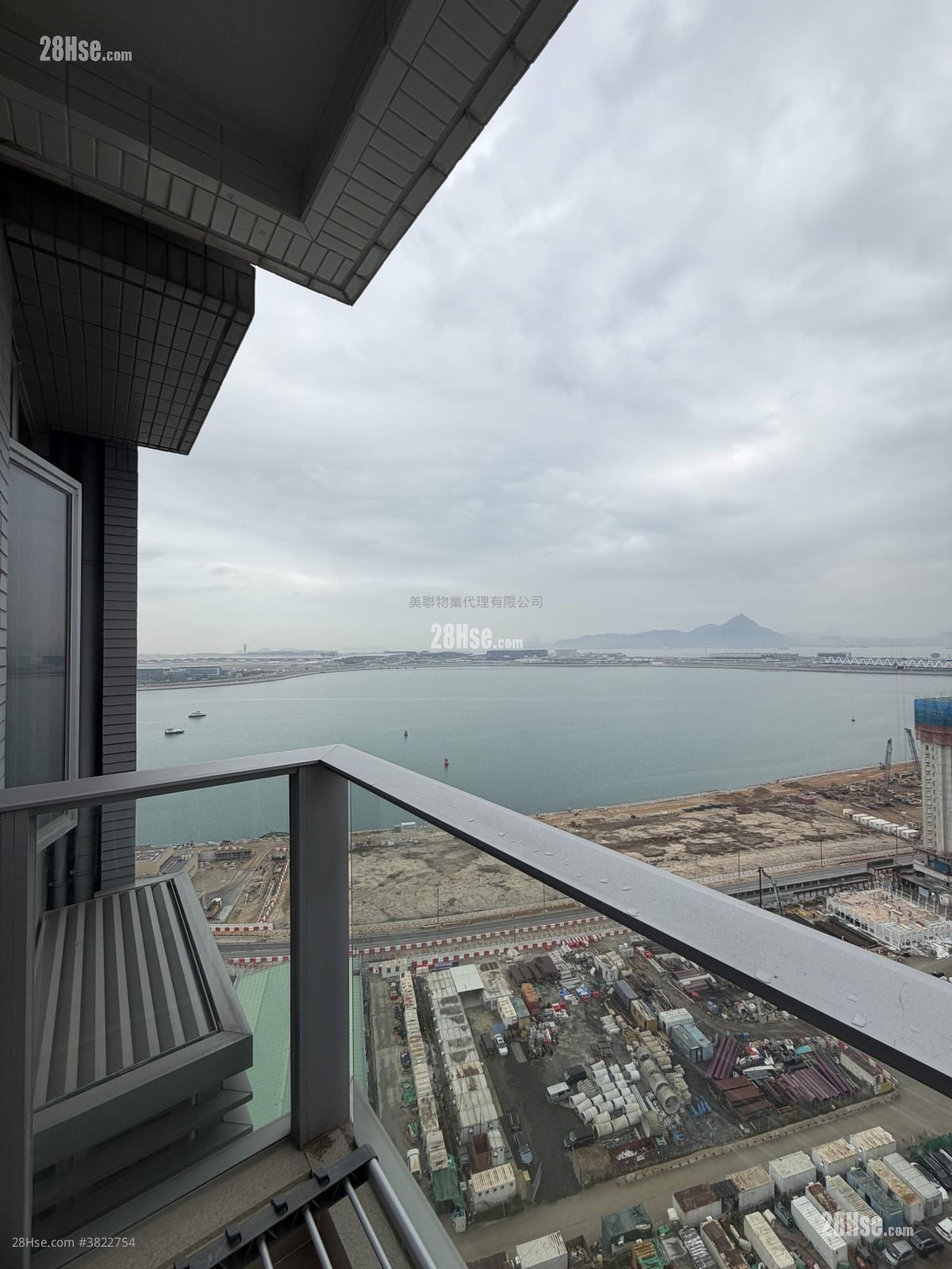 Century Link Sell 3 Bedrooms 639 ft²