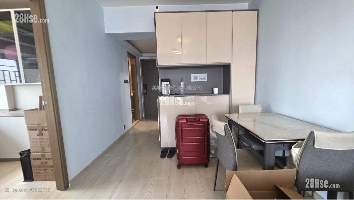 Rambler Crest Sell 2 Bedrooms , 1 Bathroom 451 ft²