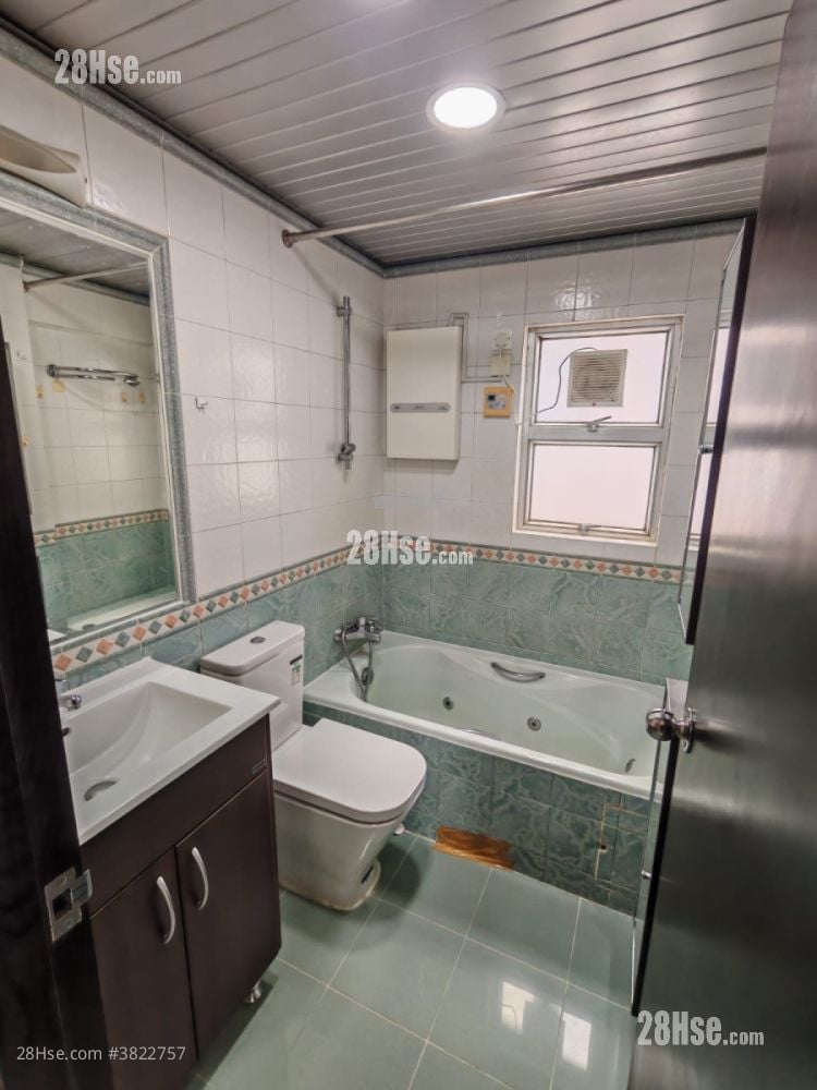 容龍居 售盤 4 房 , 3 浴室 970 平方呎