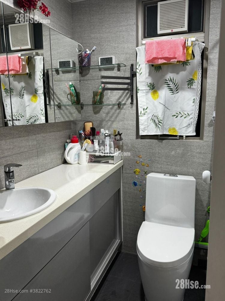 Tseung Kwan O Plaza Sell 2 Bedrooms 451 ft²