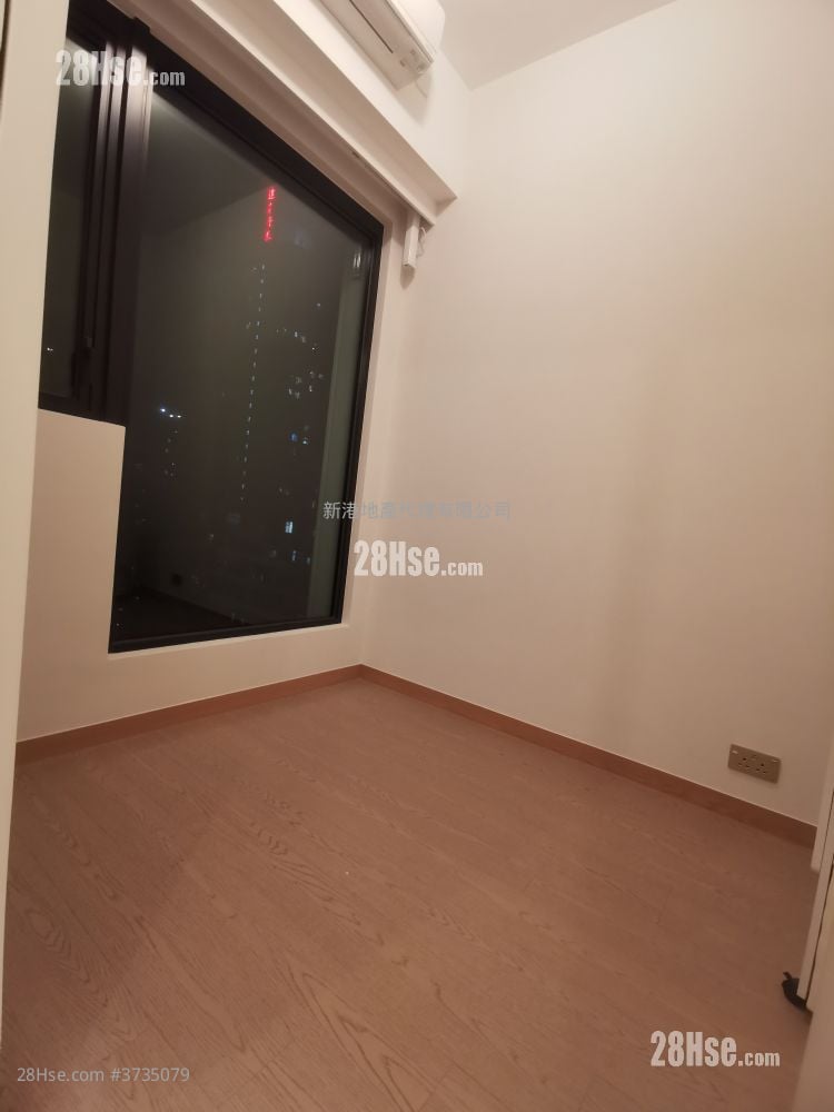 Baker Circle Greenwich 租盘 1 房 , 1 浴室 256 平方尺