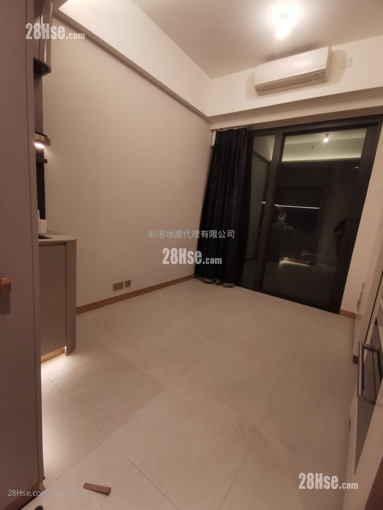 Baker Circle Greenwich 租盘 1 房 , 1 浴室 256 平方尺