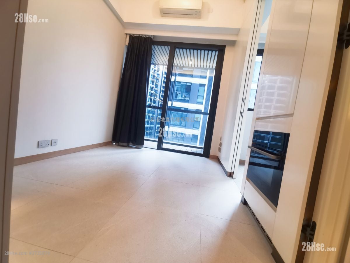 Baker Circle Greenwich 租盘 1 房 , 1 浴室 256 平方尺