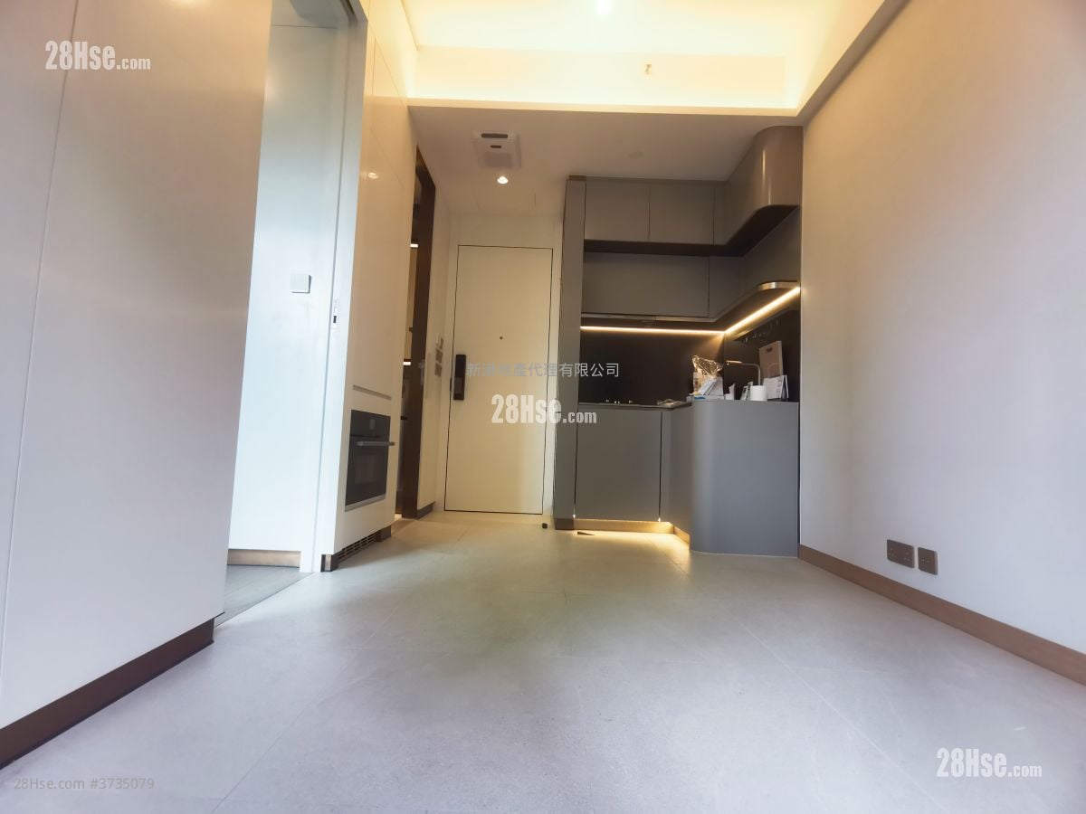 Baker Circle Greenwich 租盘 1 房 , 1 浴室 256 平方尺