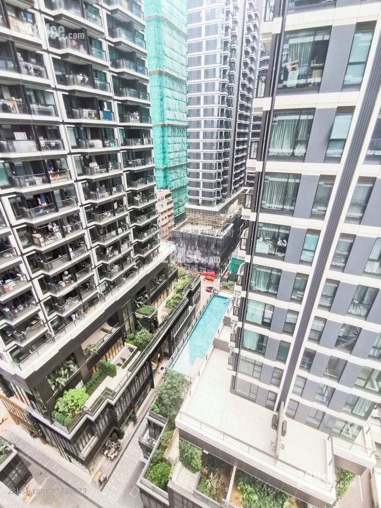 Baker Circle Greenwich 租盘 1 房 , 1 浴室 256 平方尺