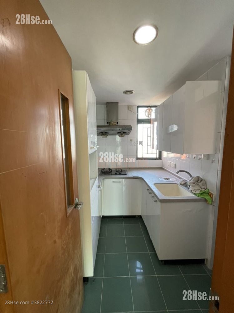 Kingsgate Sell 3 Bedrooms , 1 Bathroom 524 ft²