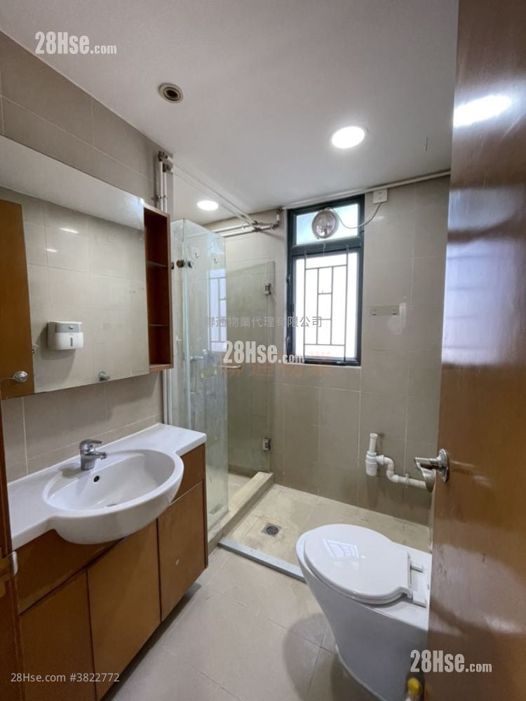 Kingsgate Sell 3 Bedrooms , 1 Bathroom 524 ft²