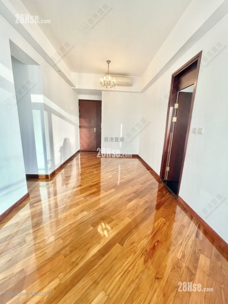 One Silversea Sell 3 Bedrooms , 2 Bathrooms 665 ft²