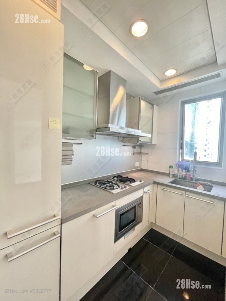 One Silversea Sell 3 Bedrooms , 2 Bathrooms 665 ft²