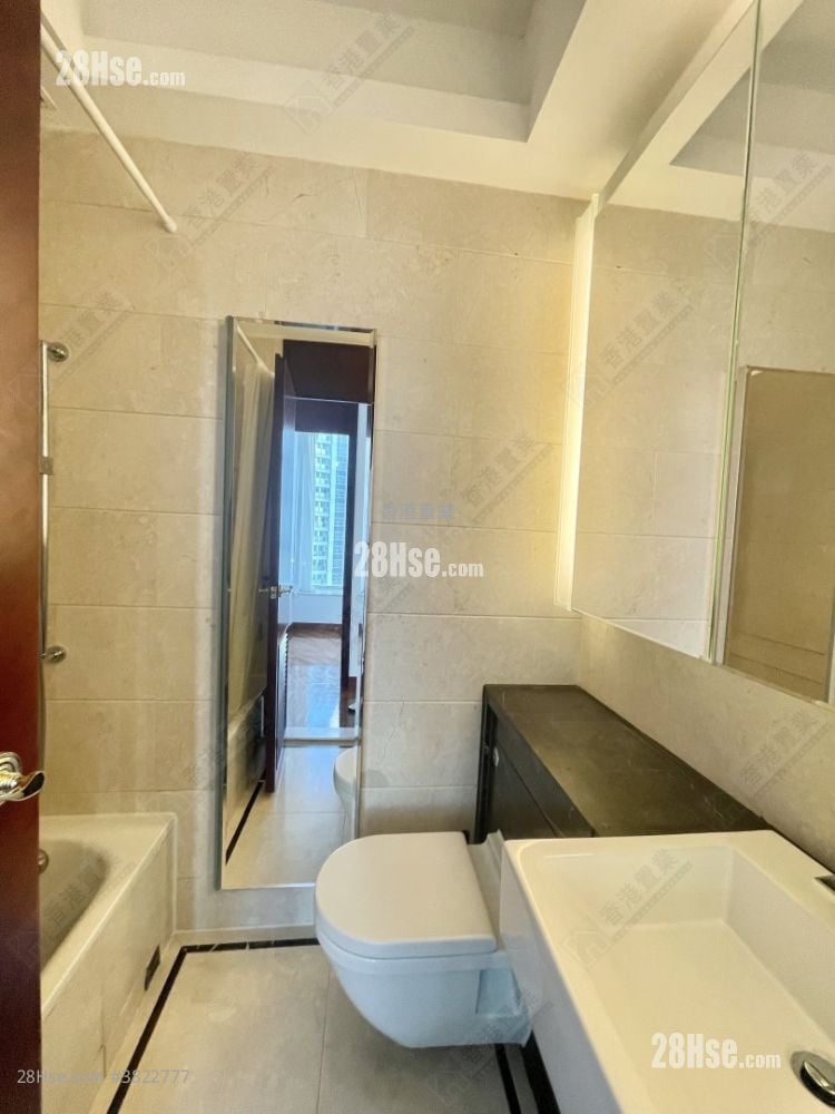 One Silversea Sell 3 Bedrooms , 2 Bathrooms 665 ft²