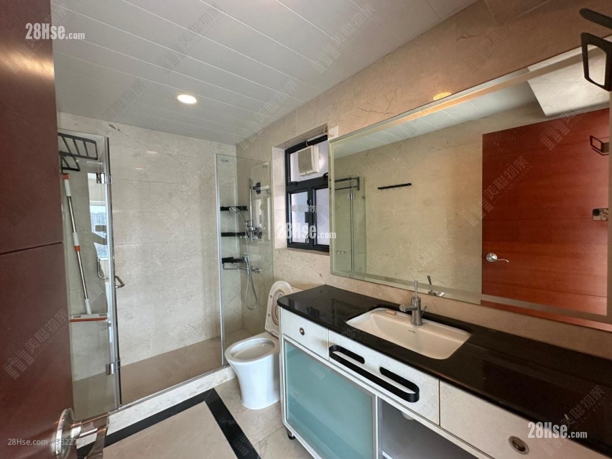 Carmen's Garden Rental 3 Bedrooms , 2 Bathrooms 1,000 ft²