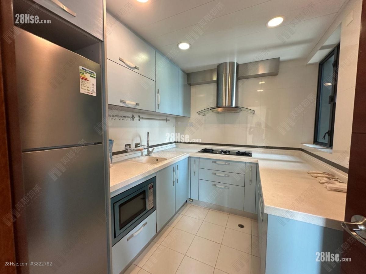 Carmen's Garden Rental 3 Bedrooms , 2 Bathrooms 1,000 ft²