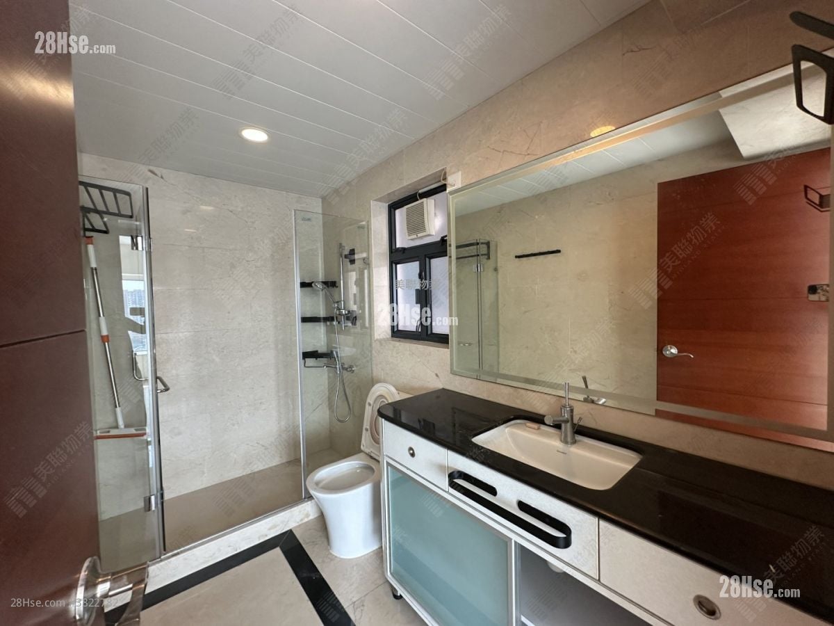 Carmen's Garden Rental 3 Bedrooms , 2 Bathrooms 1,000 ft²