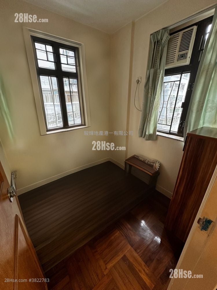 Wai Ching Court Rental 350 ft²