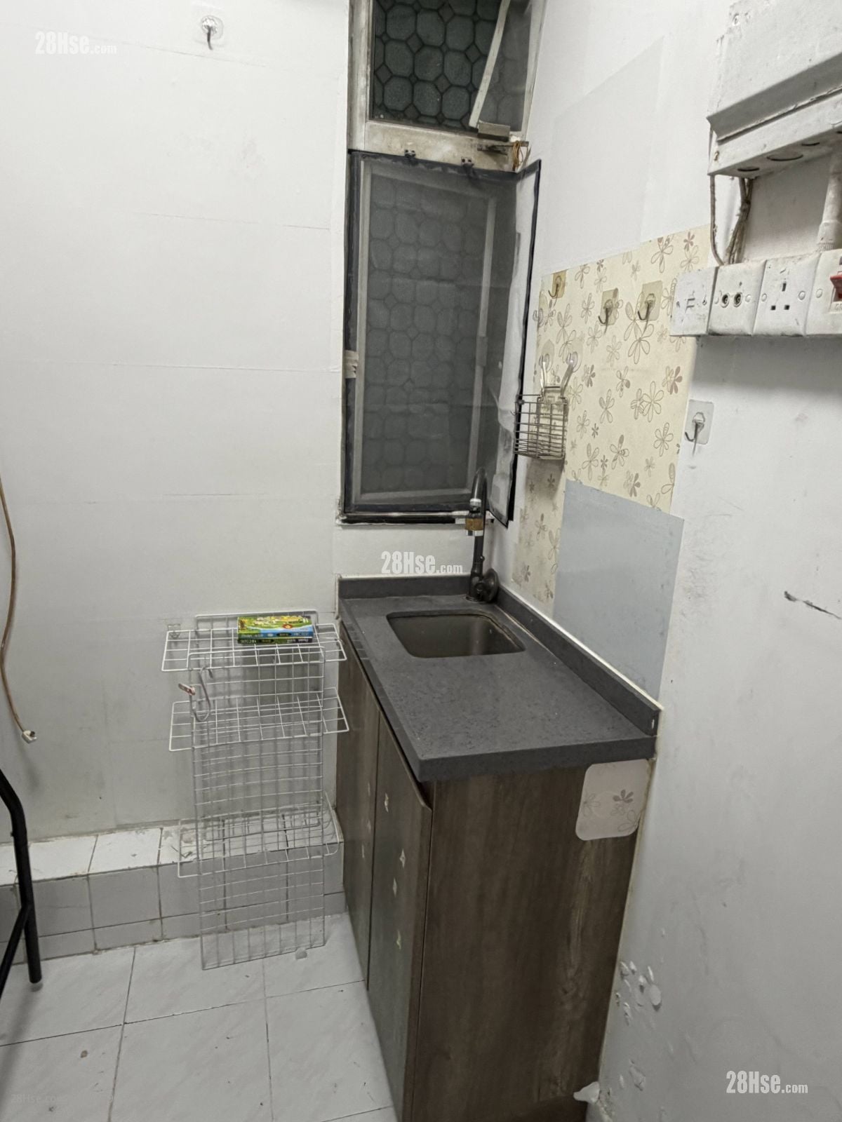 荃湾芙蓉运盛楼 租盘 1 房 , 1 浴室 150 平方尺