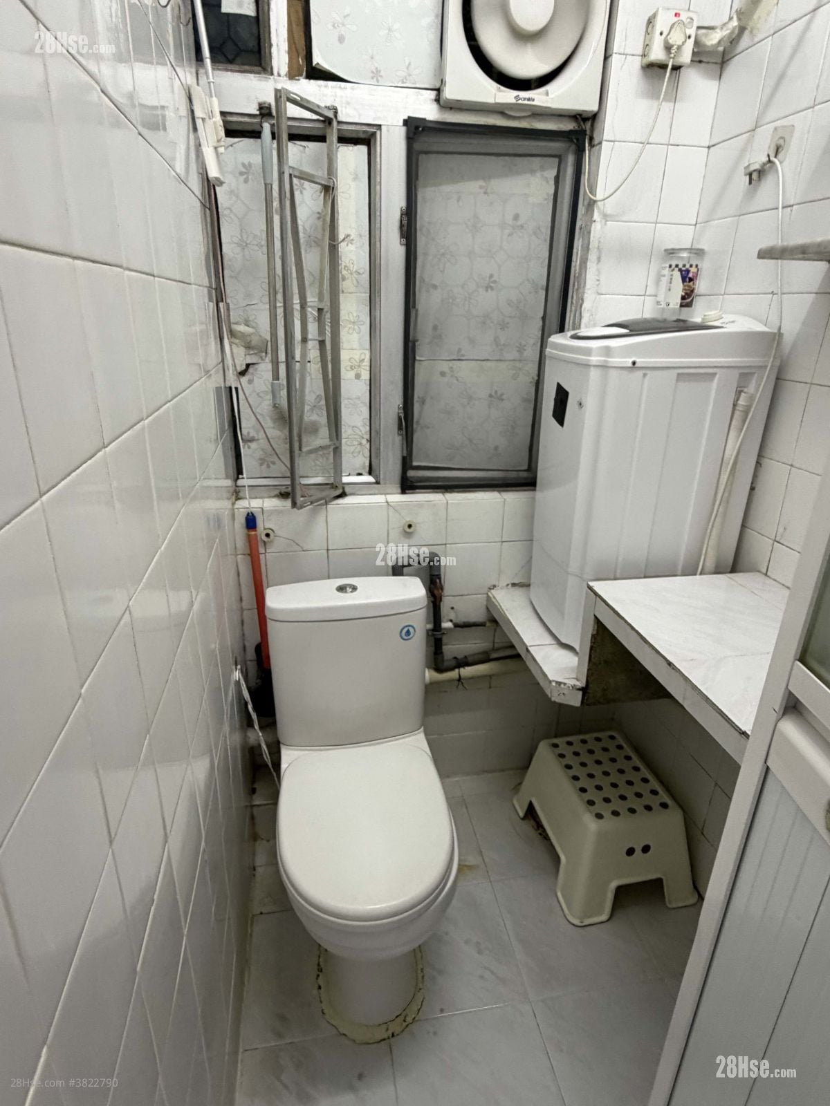 荃湾芙蓉运盛楼 租盘 1 房 , 1 浴室 150 平方尺