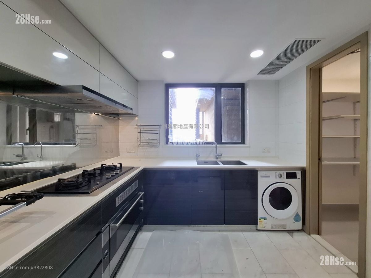 The Visionary Rental 4 Bedrooms , 2 Bathrooms 1,377 ft²