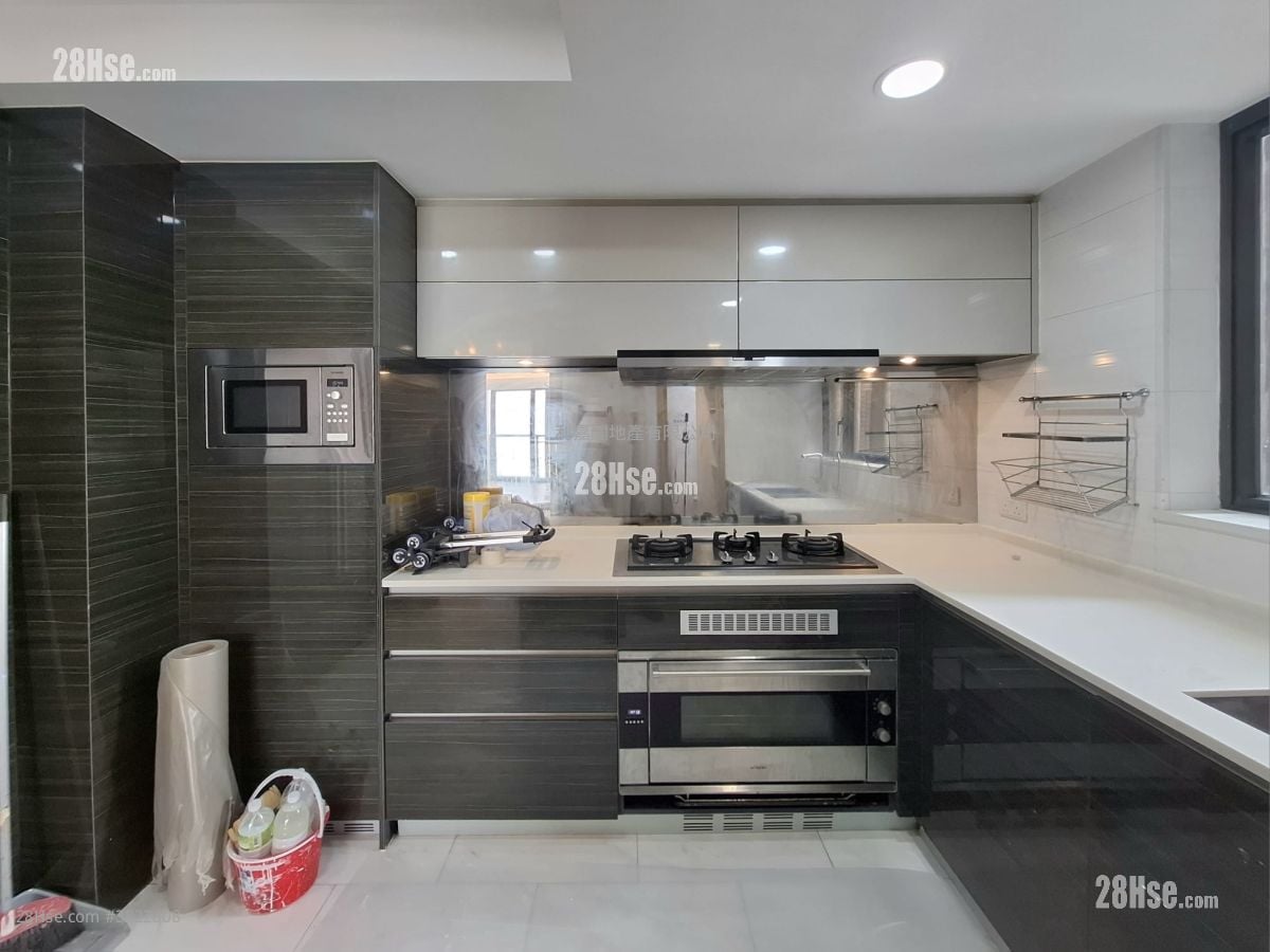 The Visionary Rental 4 Bedrooms , 2 Bathrooms 1,377 ft²