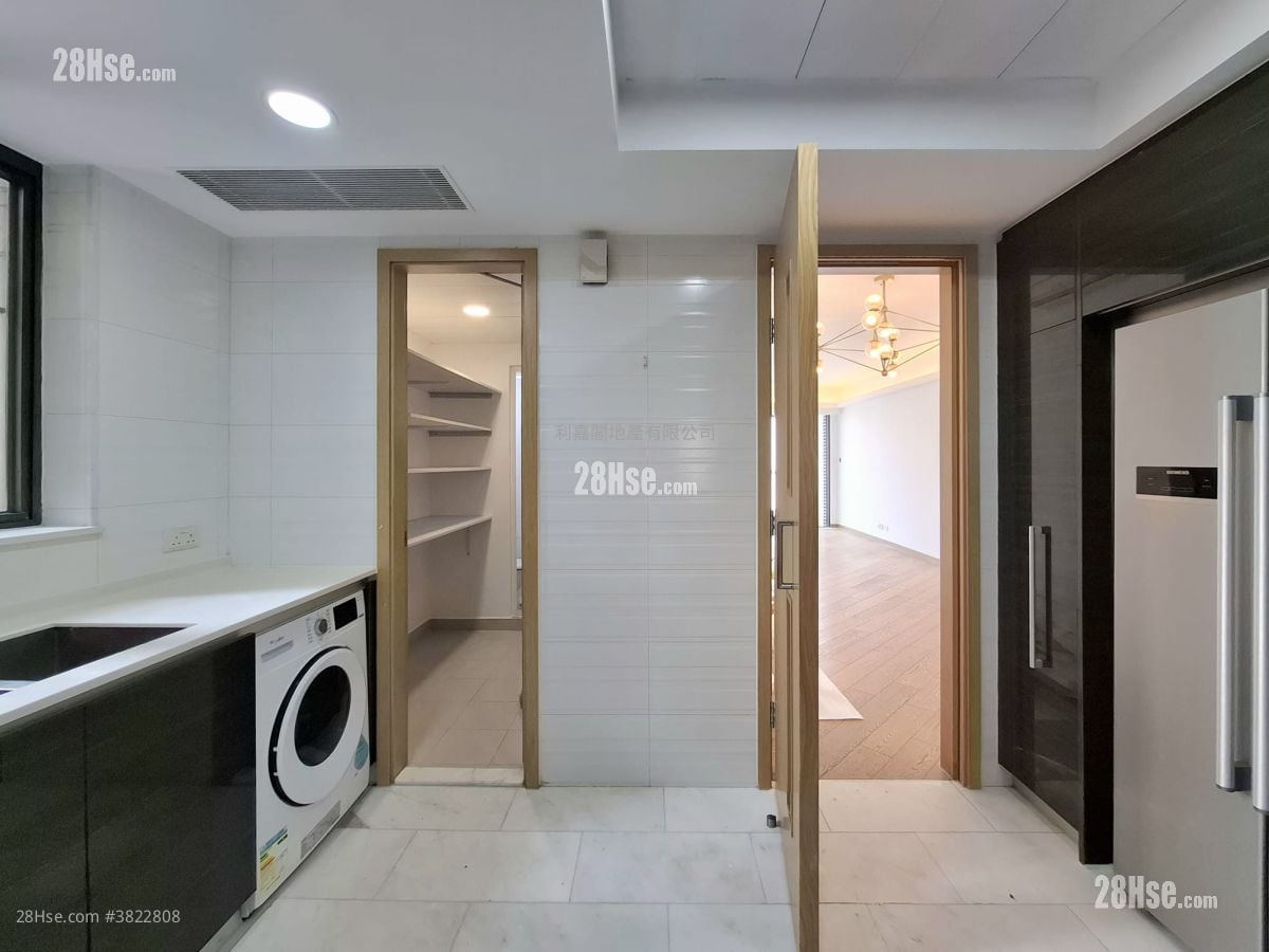 The Visionary Rental 4 Bedrooms , 2 Bathrooms 1,377 ft²