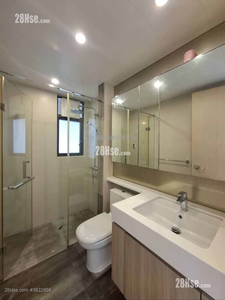 The Visionary Rental 4 Bedrooms , 2 Bathrooms 1,377 ft²