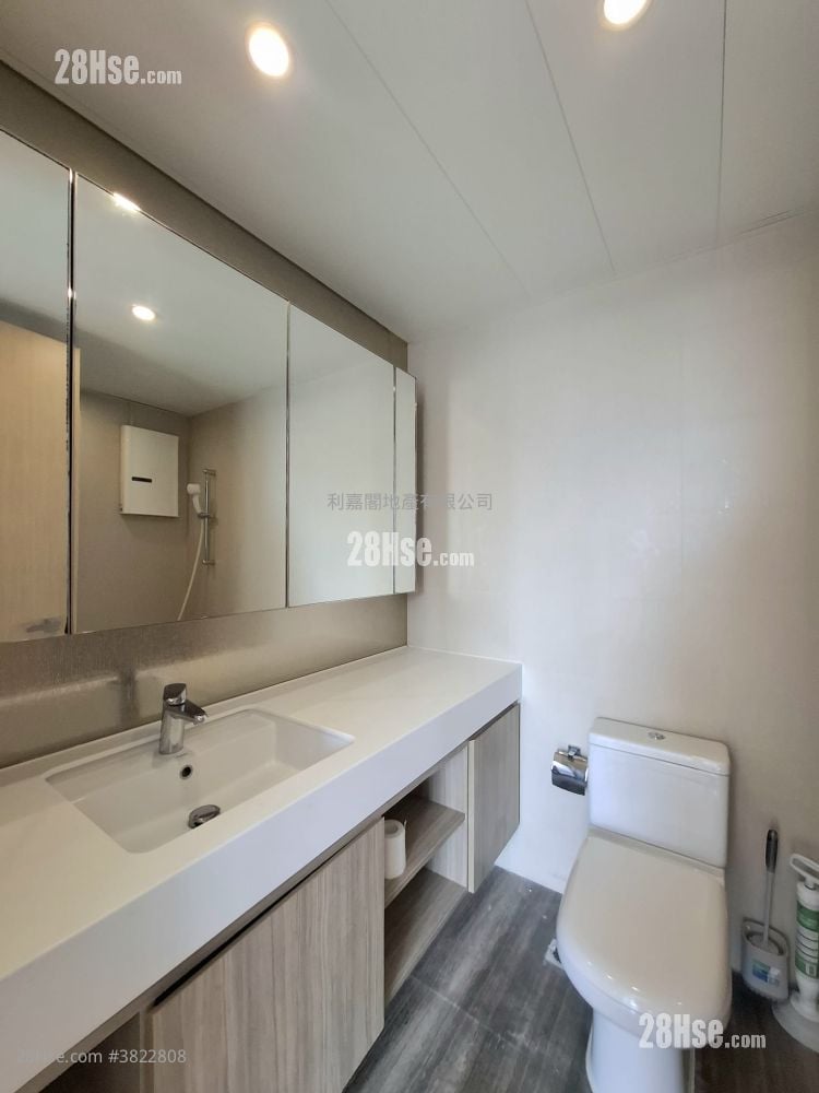 The Visionary Rental 4 Bedrooms , 2 Bathrooms 1,377 ft²