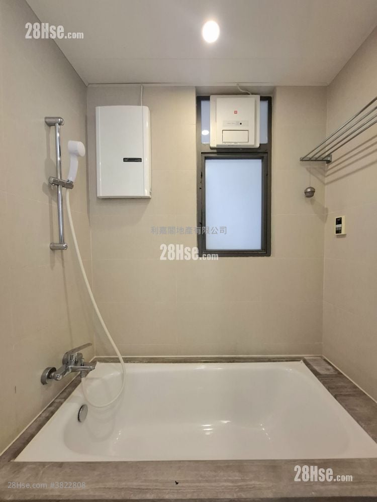 The Visionary Rental 4 Bedrooms , 2 Bathrooms 1,377 ft²