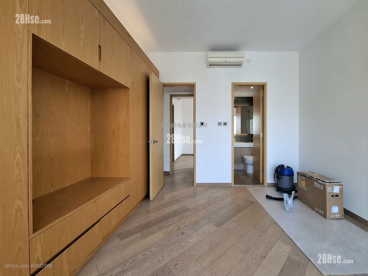 The Visionary Rental 4 Bedrooms , 2 Bathrooms 1,377 ft²