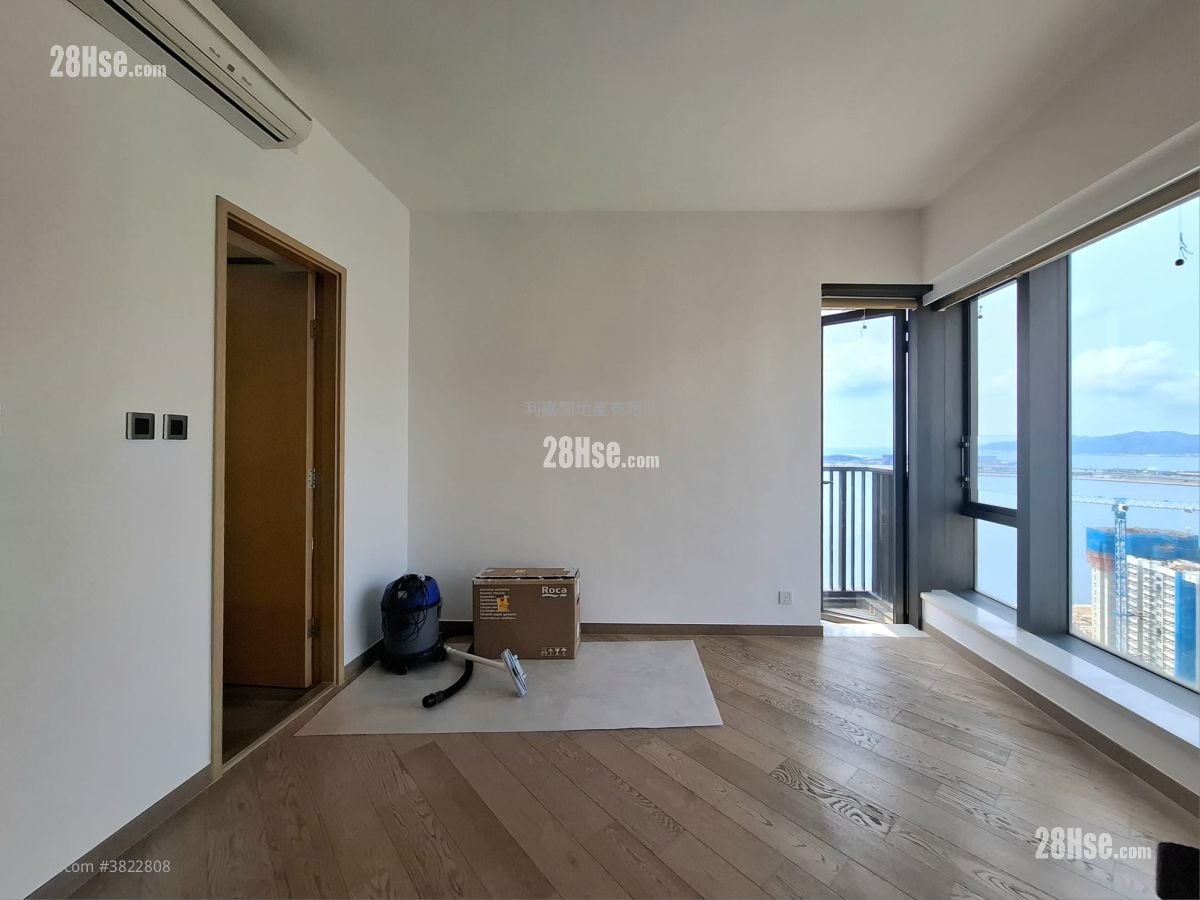 The Visionary Rental 4 Bedrooms , 2 Bathrooms 1,377 ft²