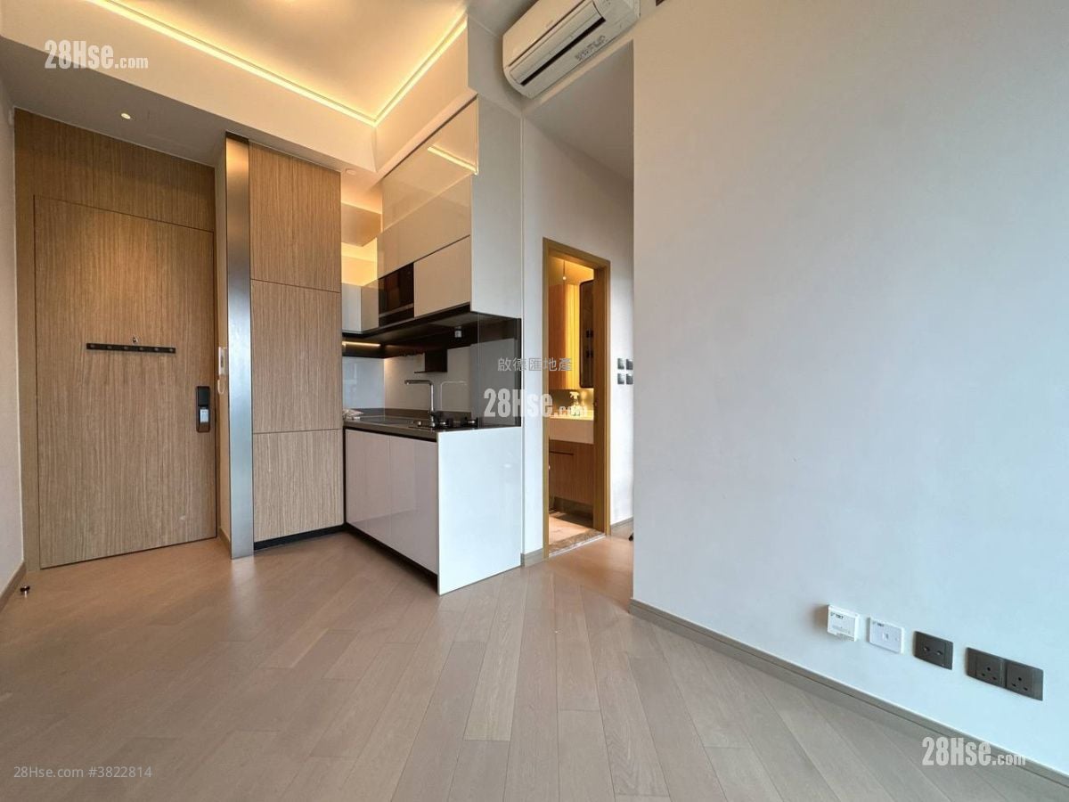 The Vantage Sell 2 Bedrooms , 2 Bathrooms 425 ft²