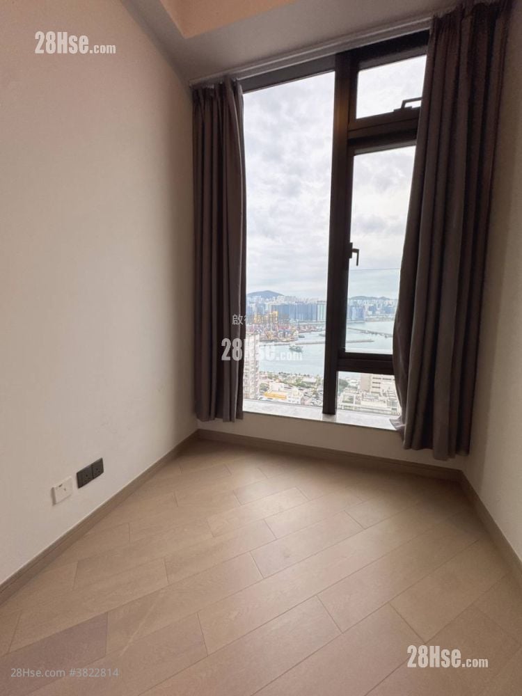 The Vantage Sell 2 Bedrooms , 2 Bathrooms 425 ft²