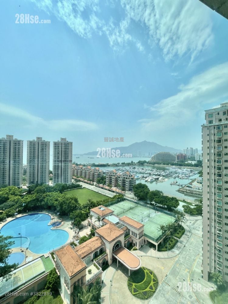 Hong Kong Gold Coast Sell 1,070 ft²