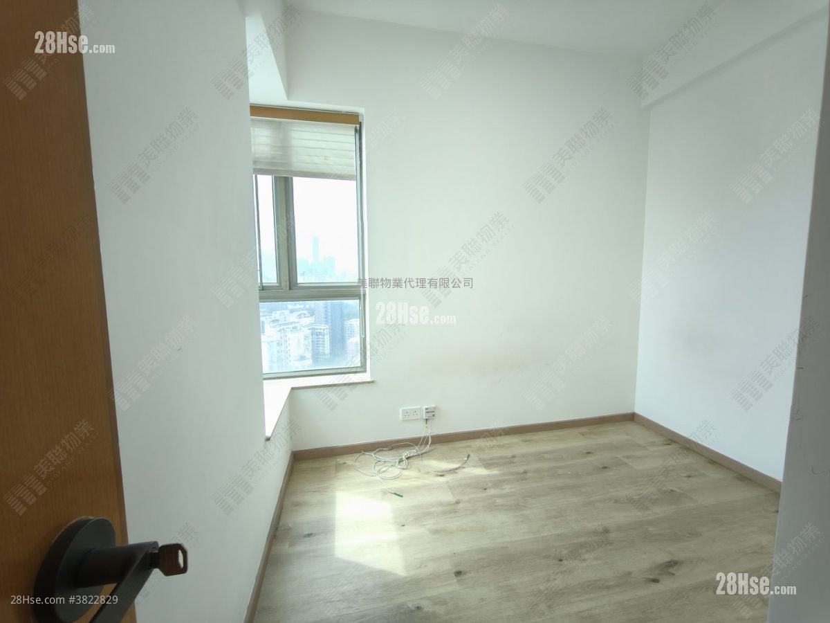 The Bloomsville Sell 3 Bedrooms , 2 Bathrooms 704 ft²